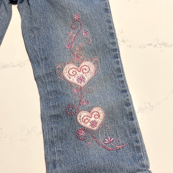 ❗2/$10❗Jeans with pink embroidery size 3T - Picture 2 of 5